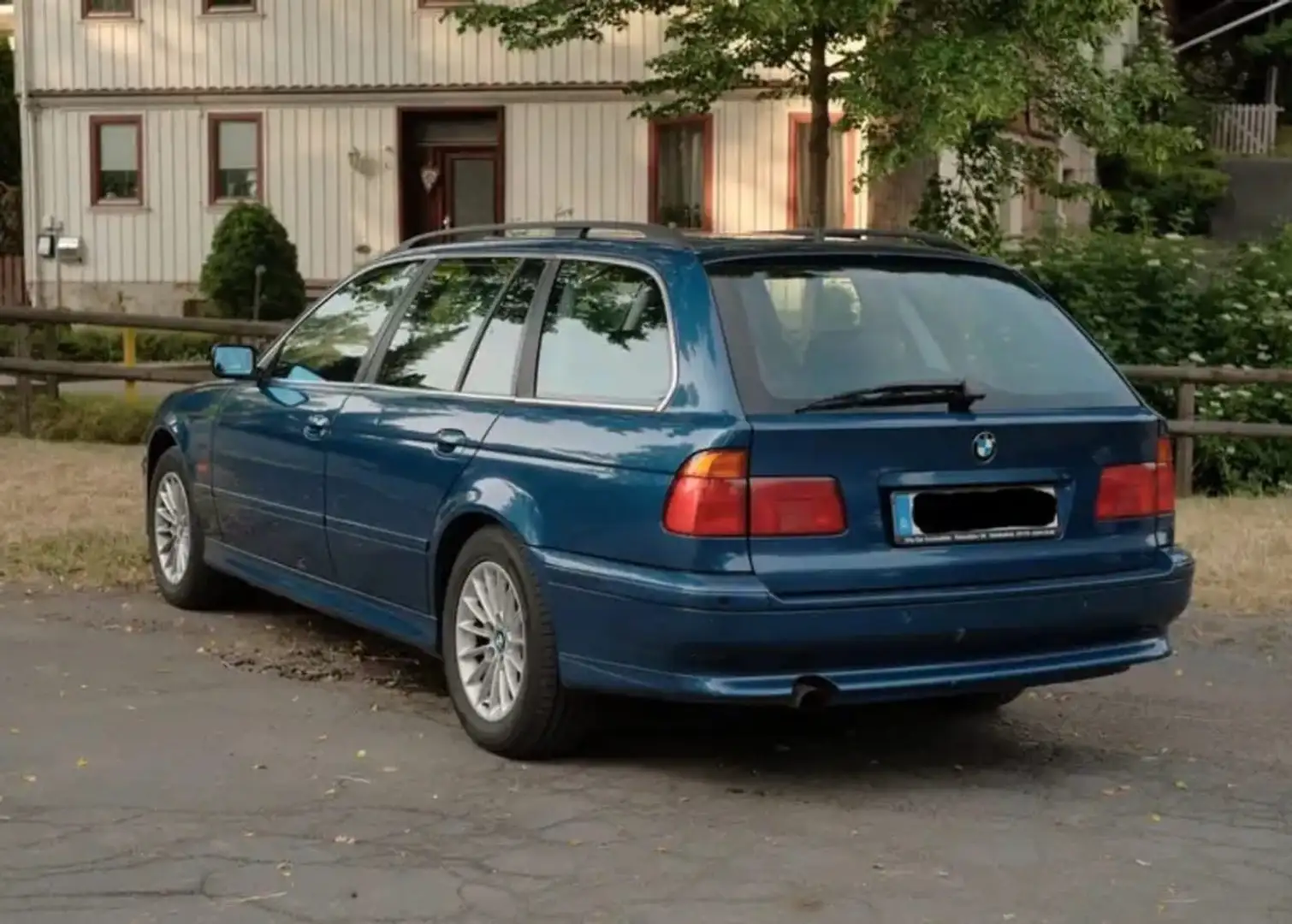 BMW 520 520i touring plava - 2