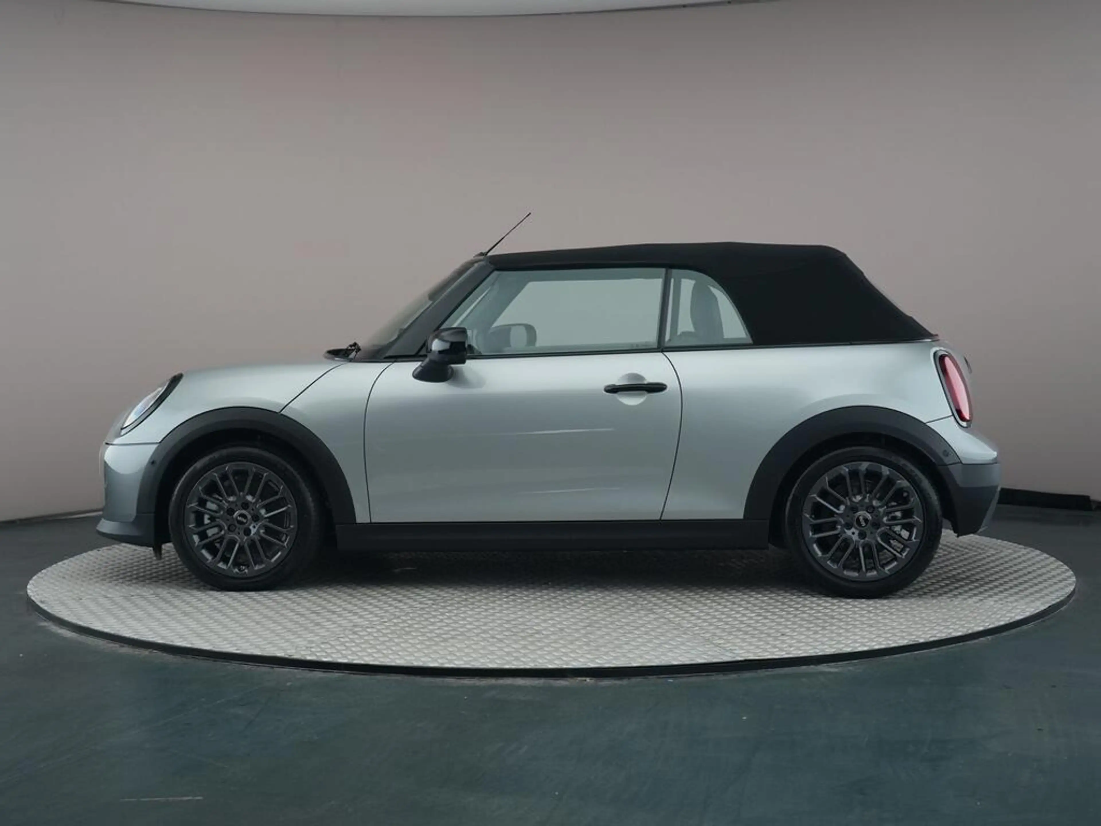 MINI Cooper C Cabrio 2.0 Favoured L — photo 7