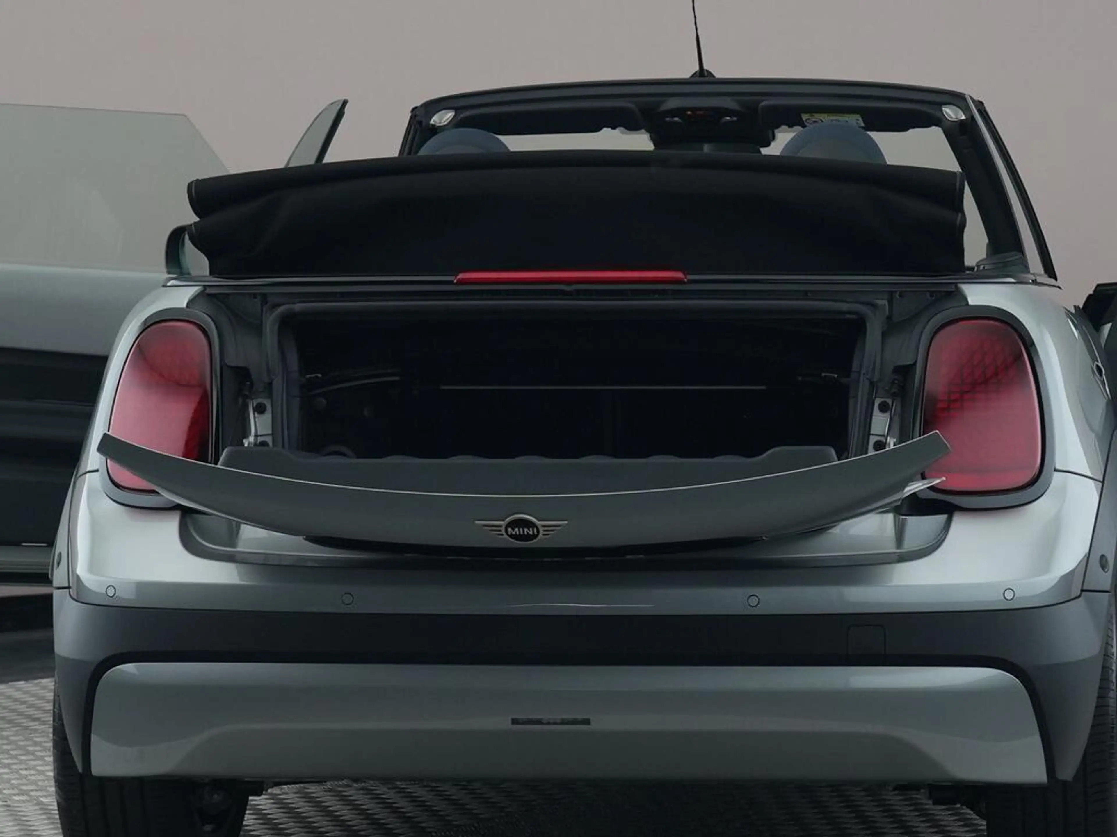 MINI Cooper C Cabrio 2.0 Favoured L — photo 12