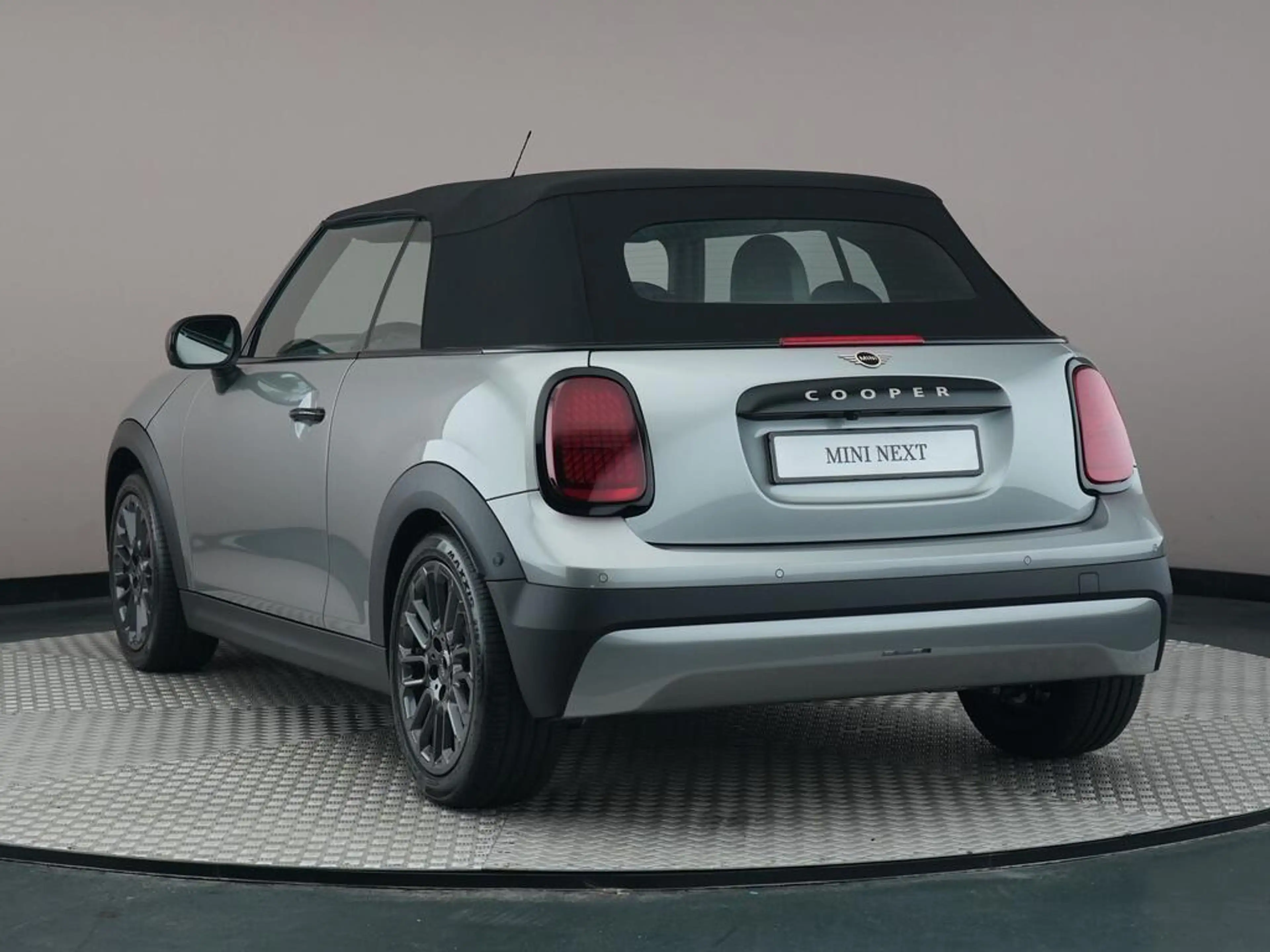 MINI Cooper C Cabrio 2.0 Favoured L — photo 10