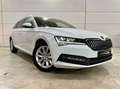 Skoda Superb Combi 2.0TDi*DSG*1st*Owner*Historic*CarPlay*New Weiß - thumbnail 7
