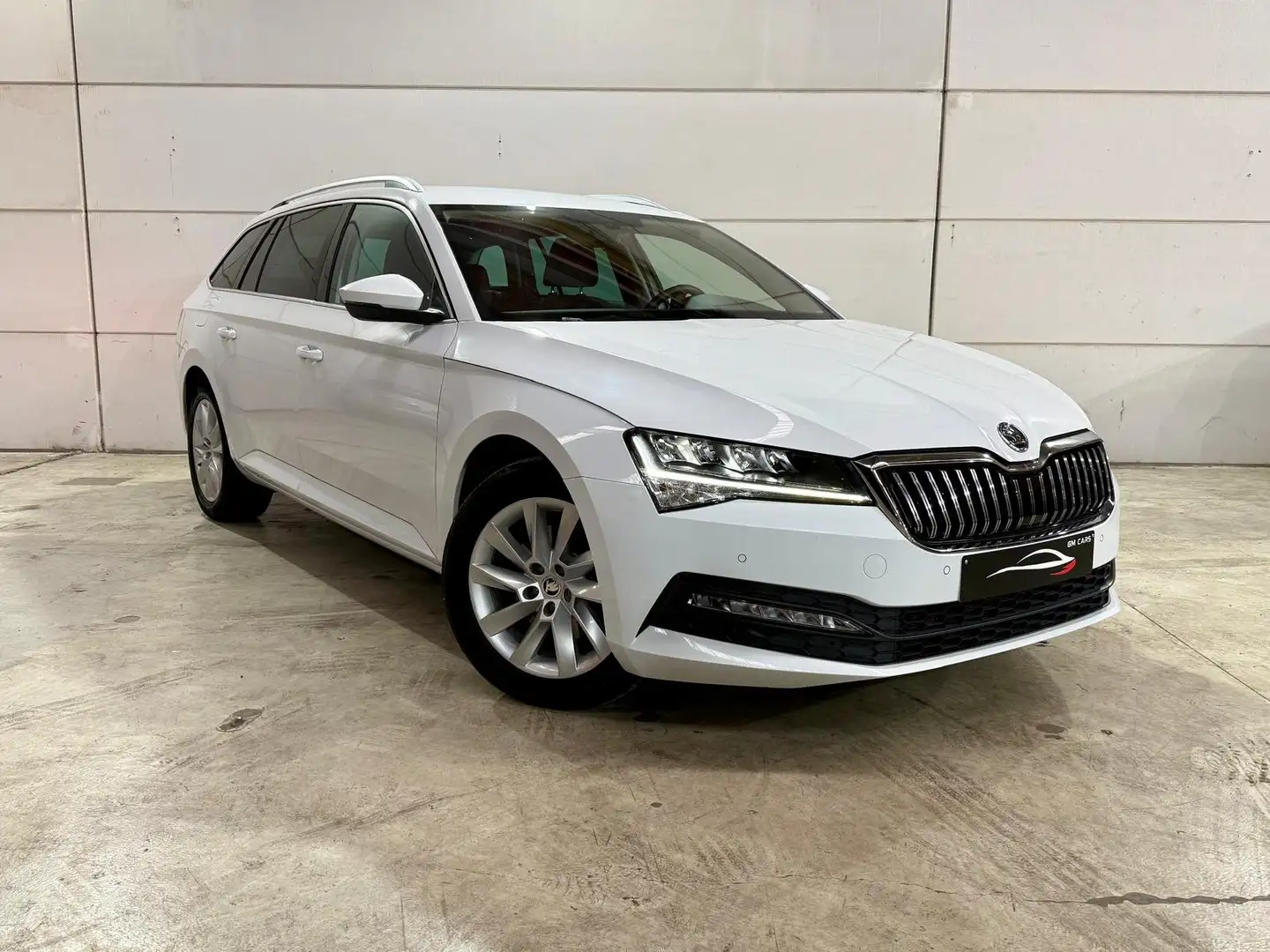Skoda Superb Combi 2.0TDi*DSG*1st*Owner*Historic*CarPlay*New Weiß - 1