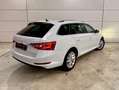 Skoda Superb Combi 2.0TDi*DSG*1st*Owner*Historic*CarPlay*New Weiß - thumbnail 4