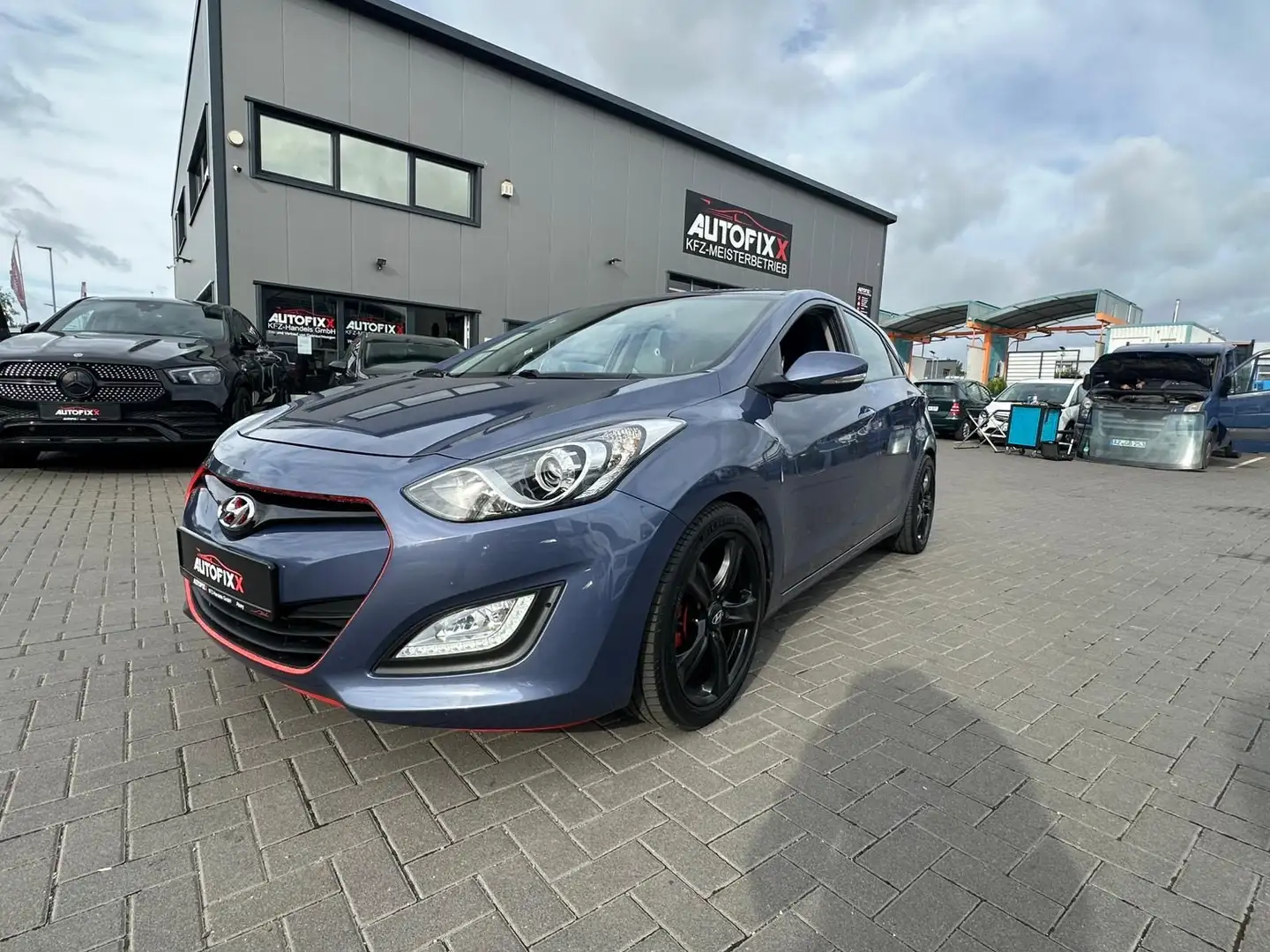 Hyundai i30 Trend Noir - 1