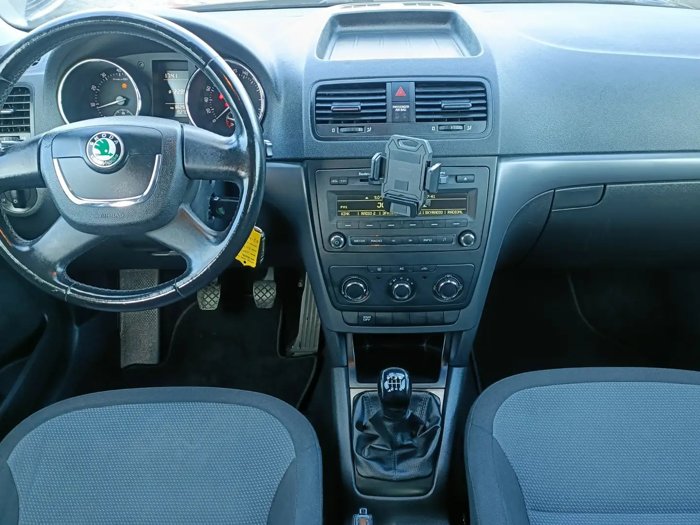 Skoda Yeti 1.2 TSI/CRUIS CONTR/TREKHAK/DEAL ONDERH Zwart - 2