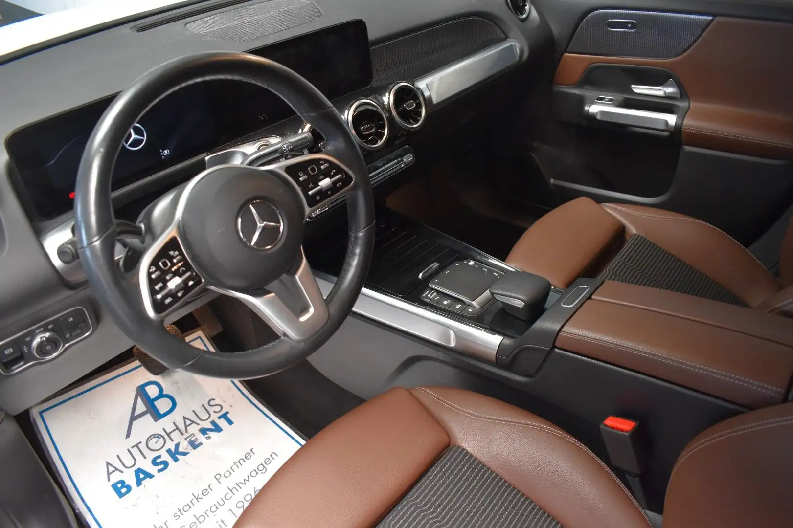 Mercedes-Benz GLB 200 d 4Matic*LED*WIDESCREEN*AHK*T-LEDER* Wit - 2