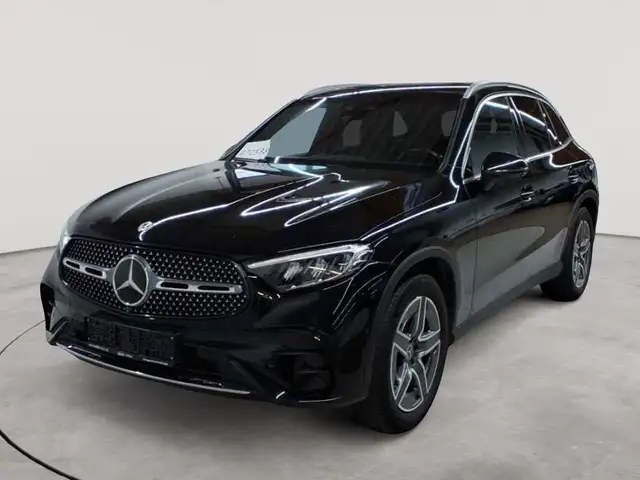 Mercedes-Benz GLC view 2