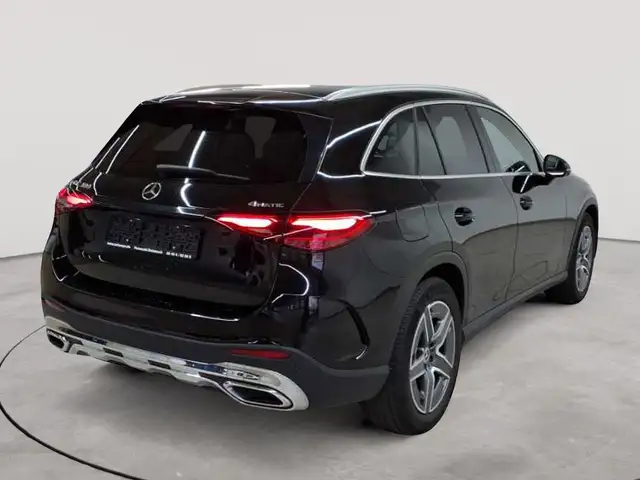 Mercedes-Benz GLC view 4
