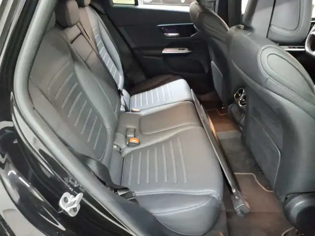 Mercedes-Benz GLC view 14