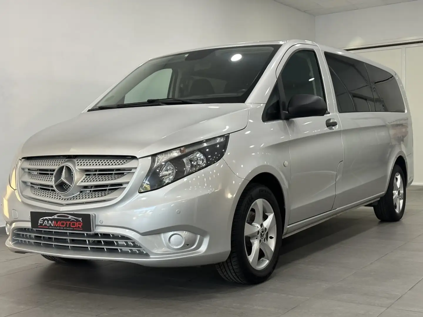 Mercedes-Benz Vito Tourer 114 CDI Pro Extralarga Grau - 2