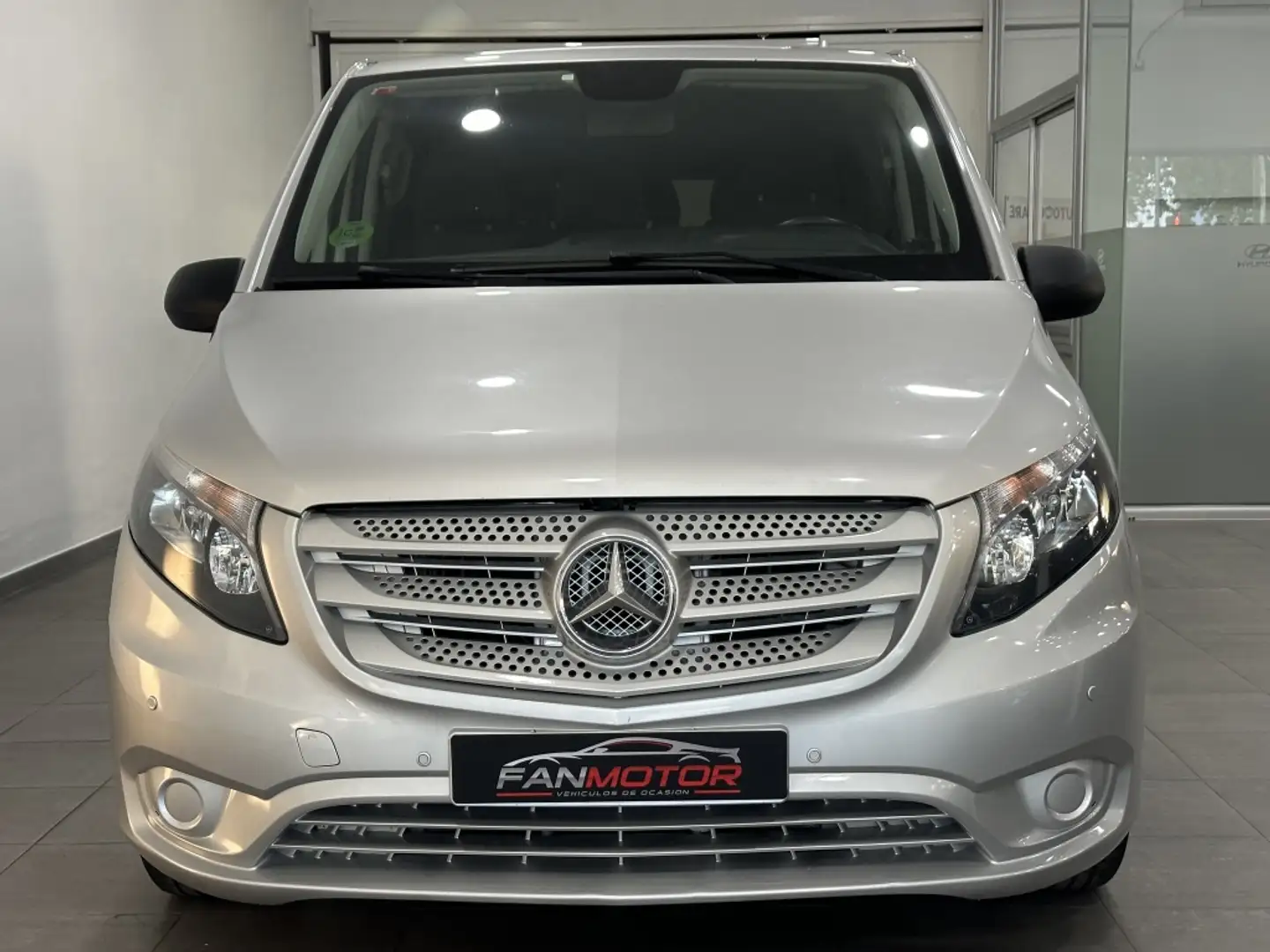 Mercedes-Benz Vito Tourer 114 CDI Pro Extralarga Grau - 1
