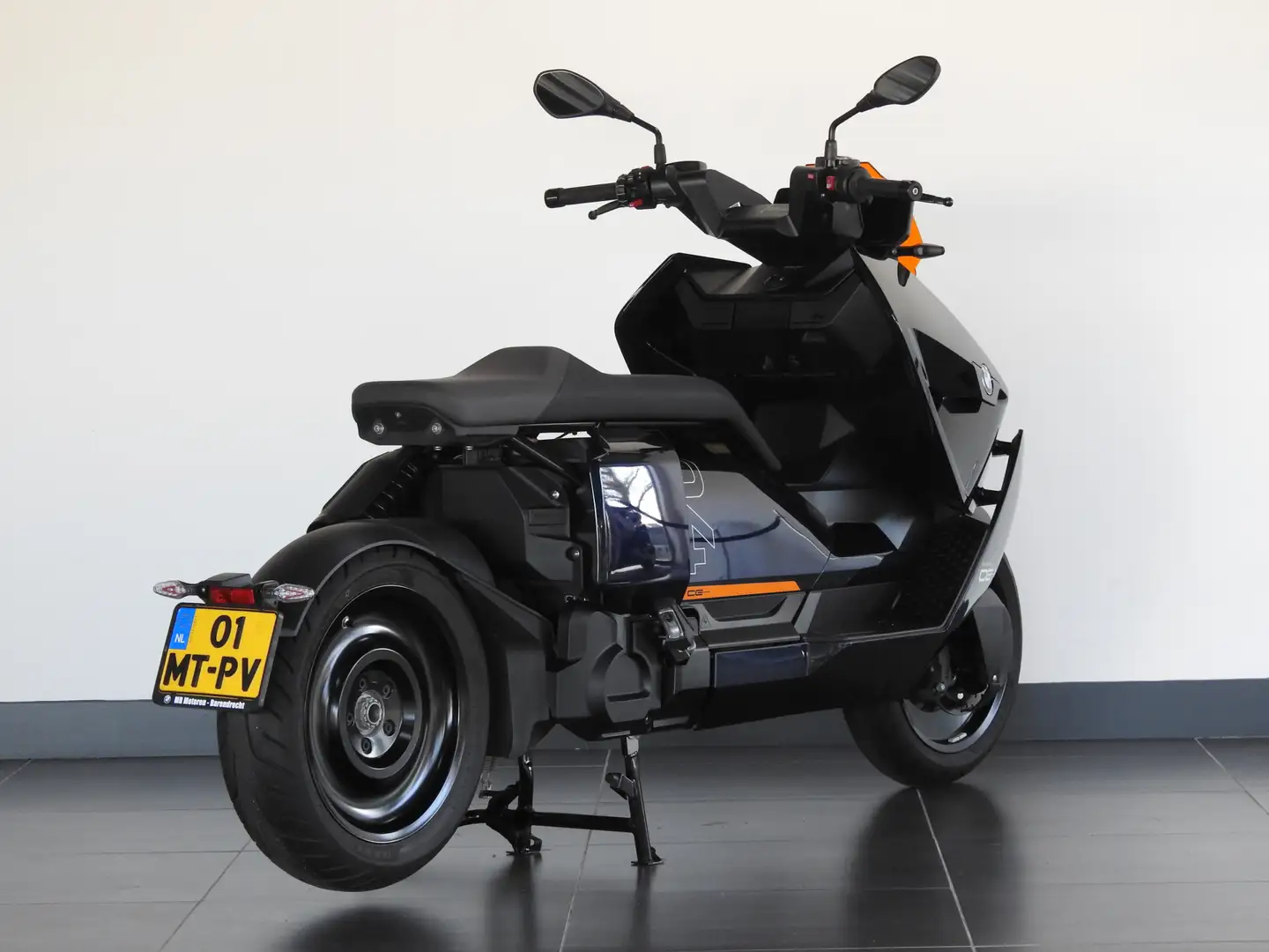 BMW CE 04 Blauw - 2