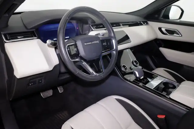 Land Rover Range Rover Velar view 6