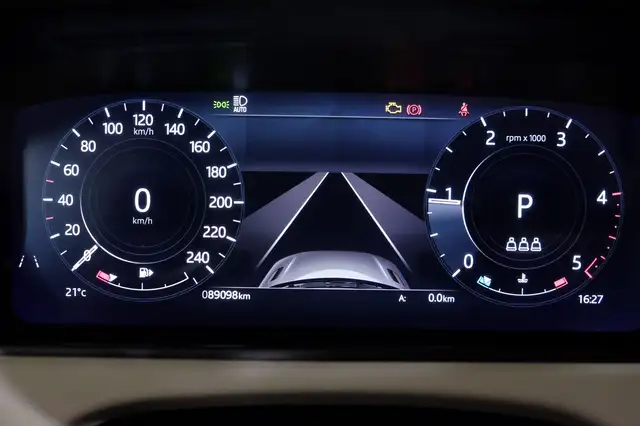 Land Rover Range Rover Velar view 15