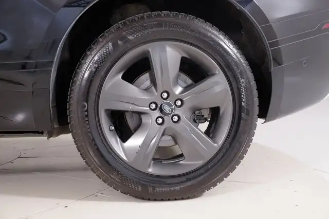 Land Rover Range Rover Velar view 14