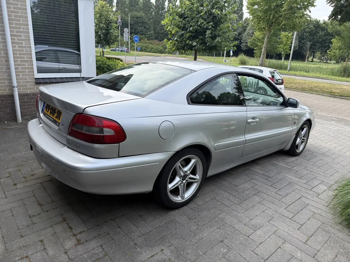 Volvo C70 2.3 T-5 Luxury Grijs - 2