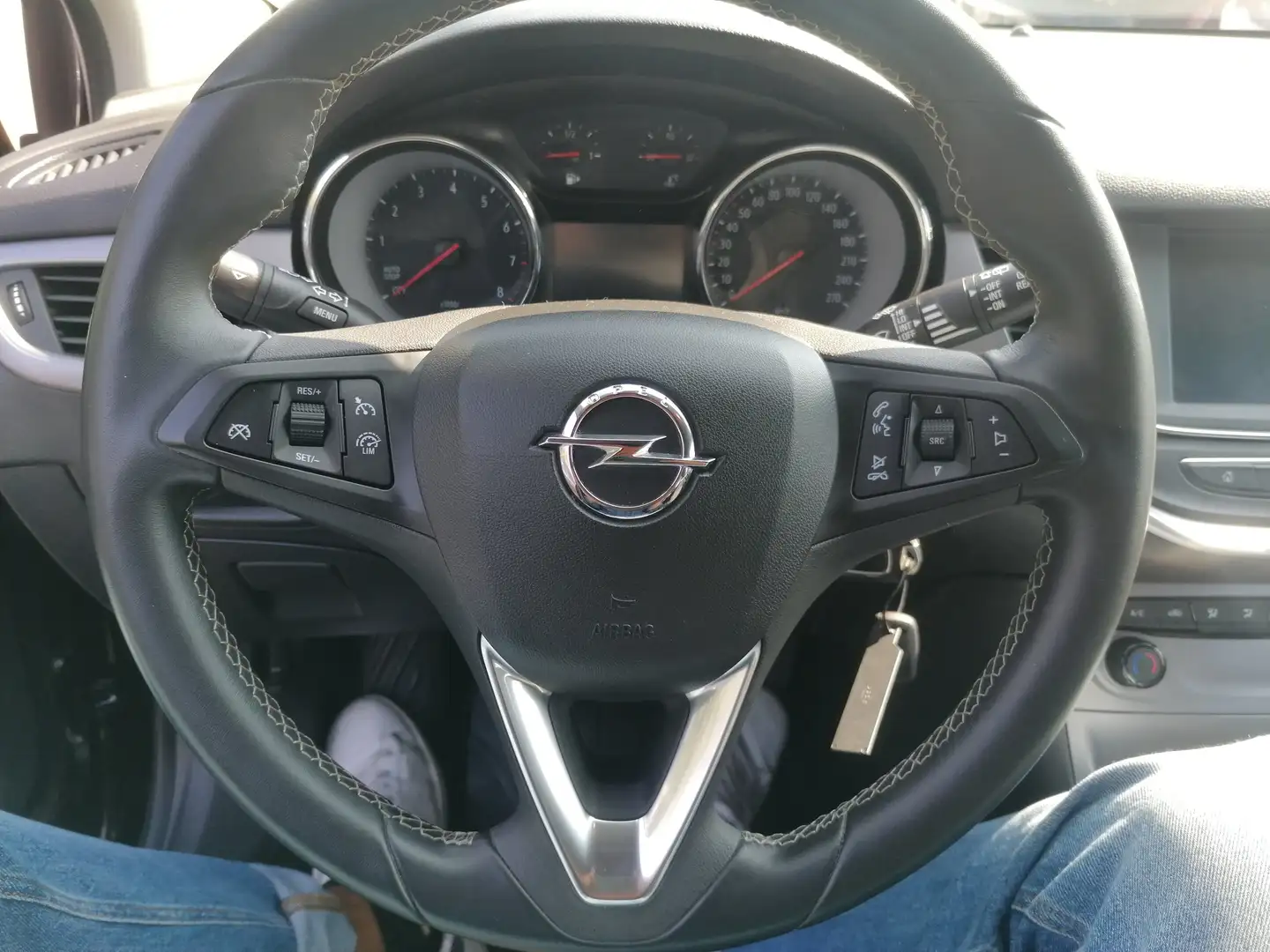 Opel Astra 1,0 Turbo eco ***nur 40.000 km!!! Schwarz St./St. Schwarz - 2