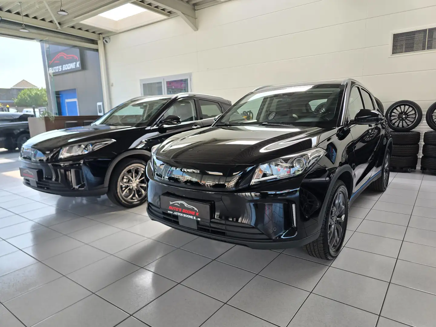 Seres Seres 3 53.6 kWh Comfort / NEW CAR!! / Full Elektrisch Negro - 1