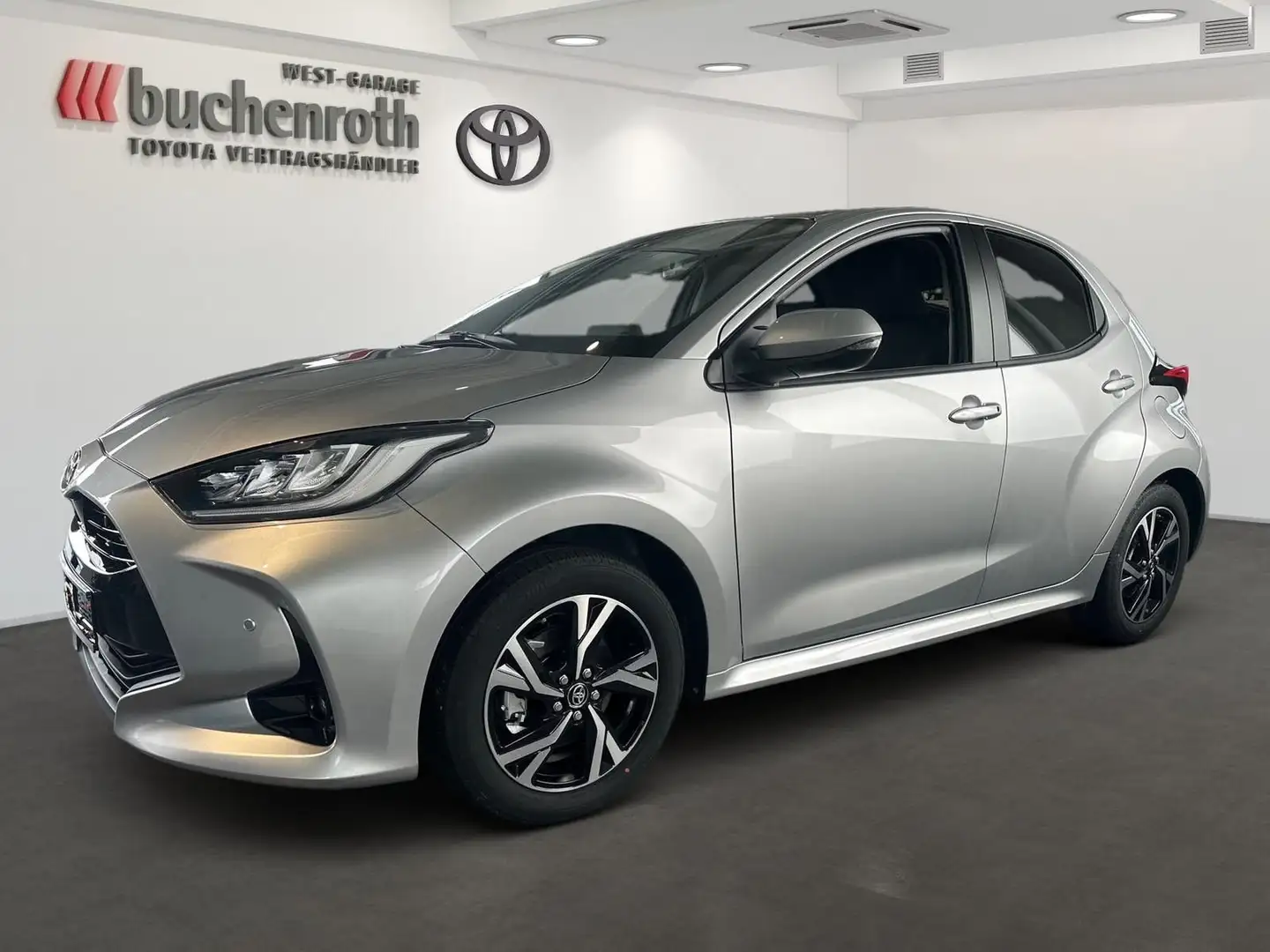Toyota Yaris Hybrid Team D +Comfort-Paket+Safety-Paket Plateado - 1
