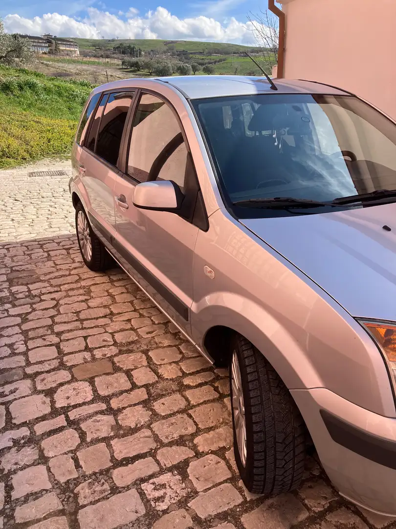 Ford Fusion Titanium 1.4Tdci duratorq Argintiu - 2