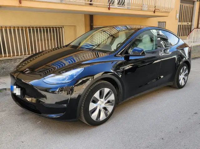 Tesla Model Y Model Y 2023 Dual Motor + Gancio Traino, interni bianchi nanotechc