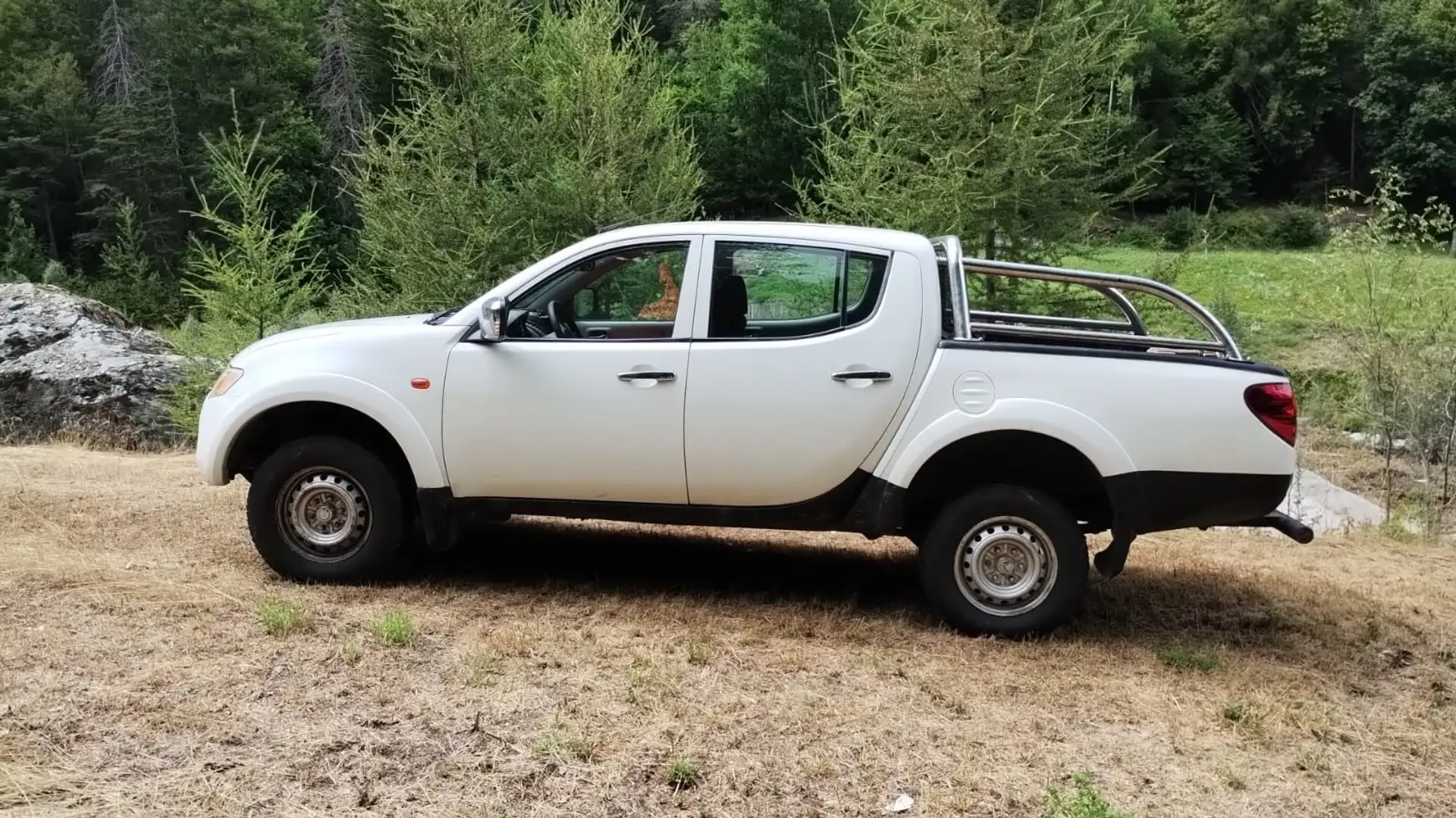 Mitsubishi L200 Triton d.cab 2.5 di-d Invite - 2