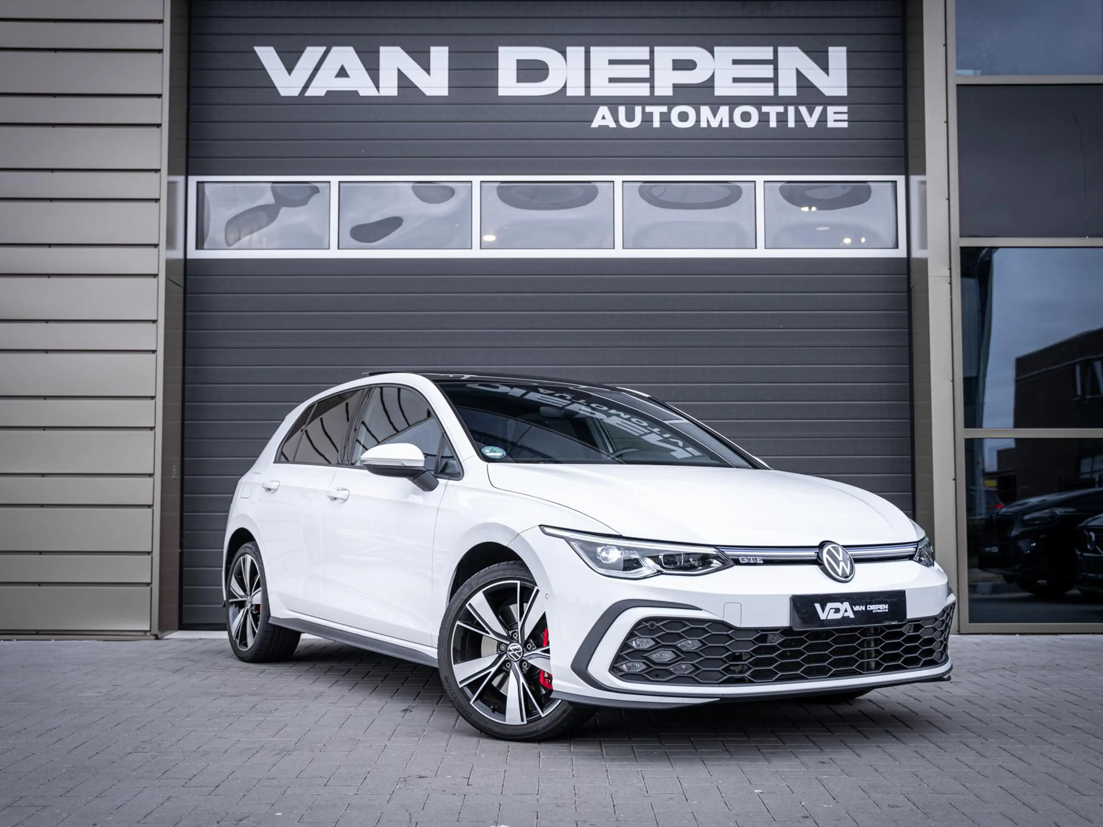 Volkswagen Golf GTE 8 1.4 eHybrid - Pano l Camera l Carplay — photo 4