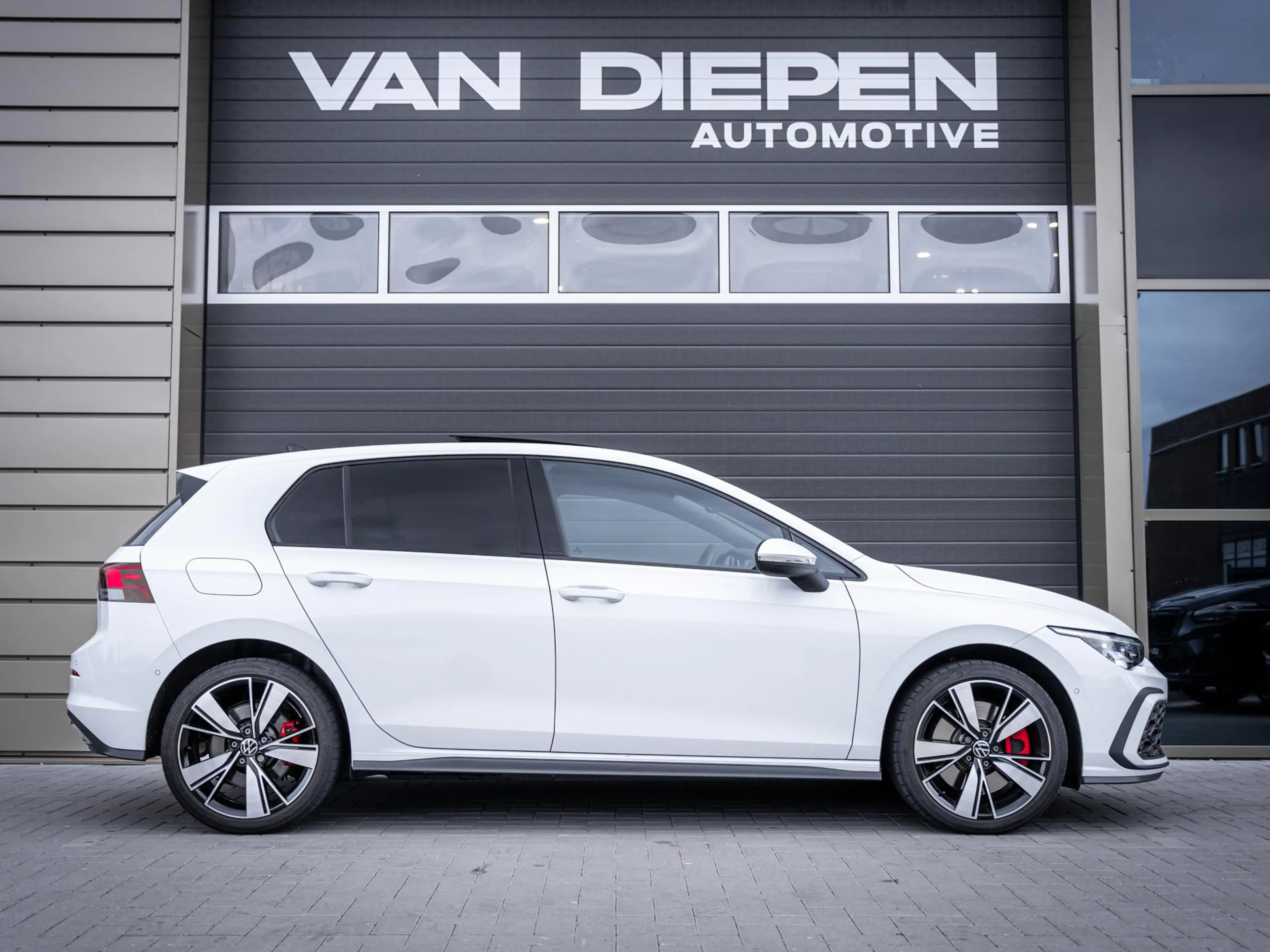 Volkswagen Golf GTE 8 1.4 eHybrid - Pano l Camera l Carplay — photo 5