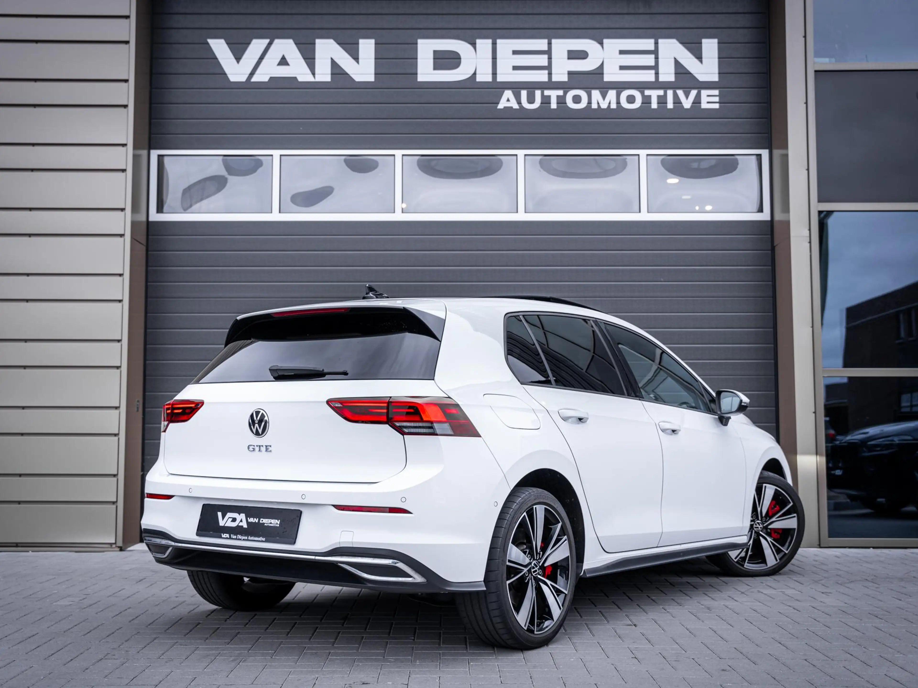 Volkswagen Golf GTE 8 1.4 eHybrid - Pano l Camera l Carplay — photo 6