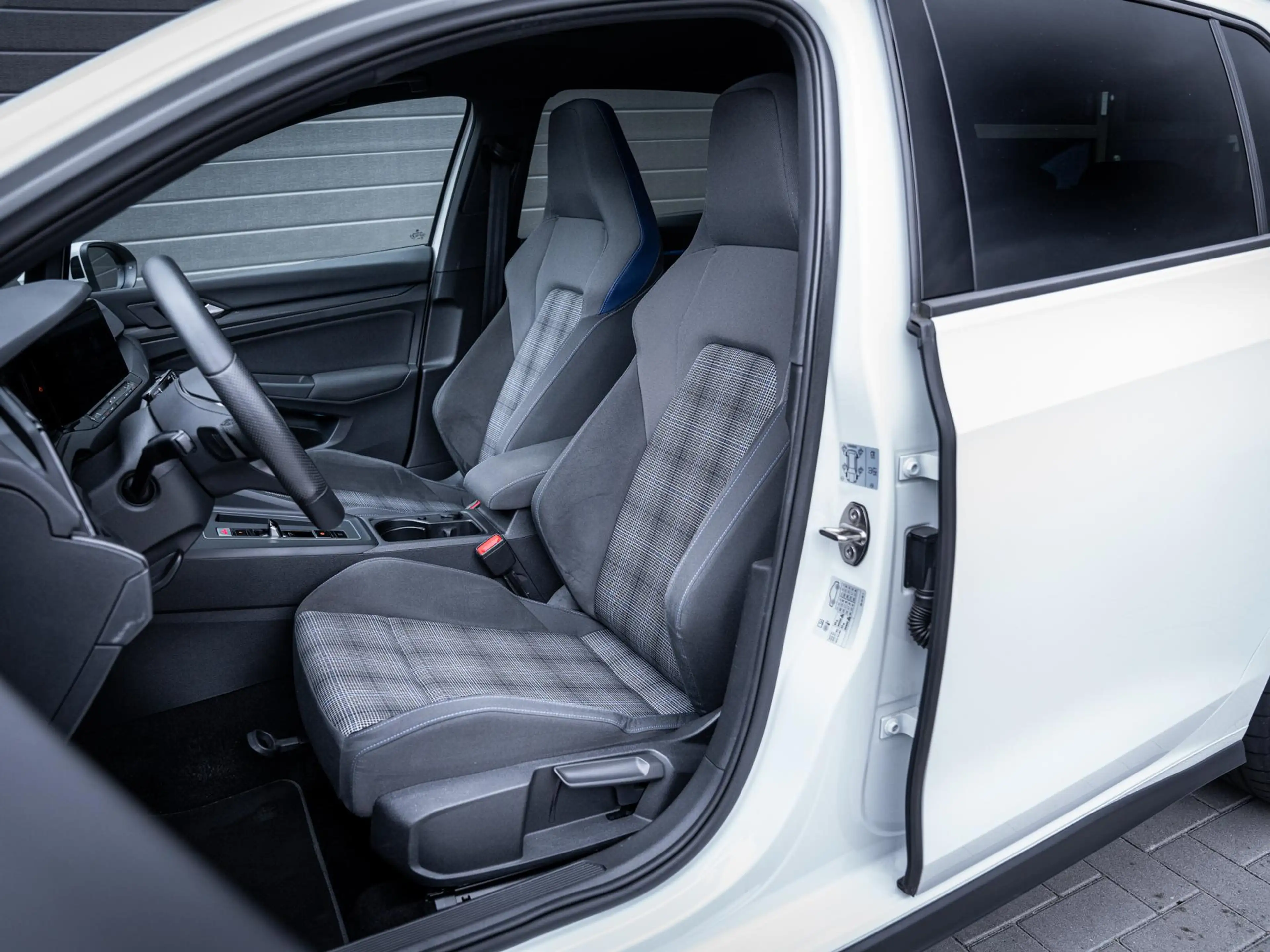 Volkswagen Golf GTE 8 1.4 eHybrid - Pano l Camera l Carplay — photo 11