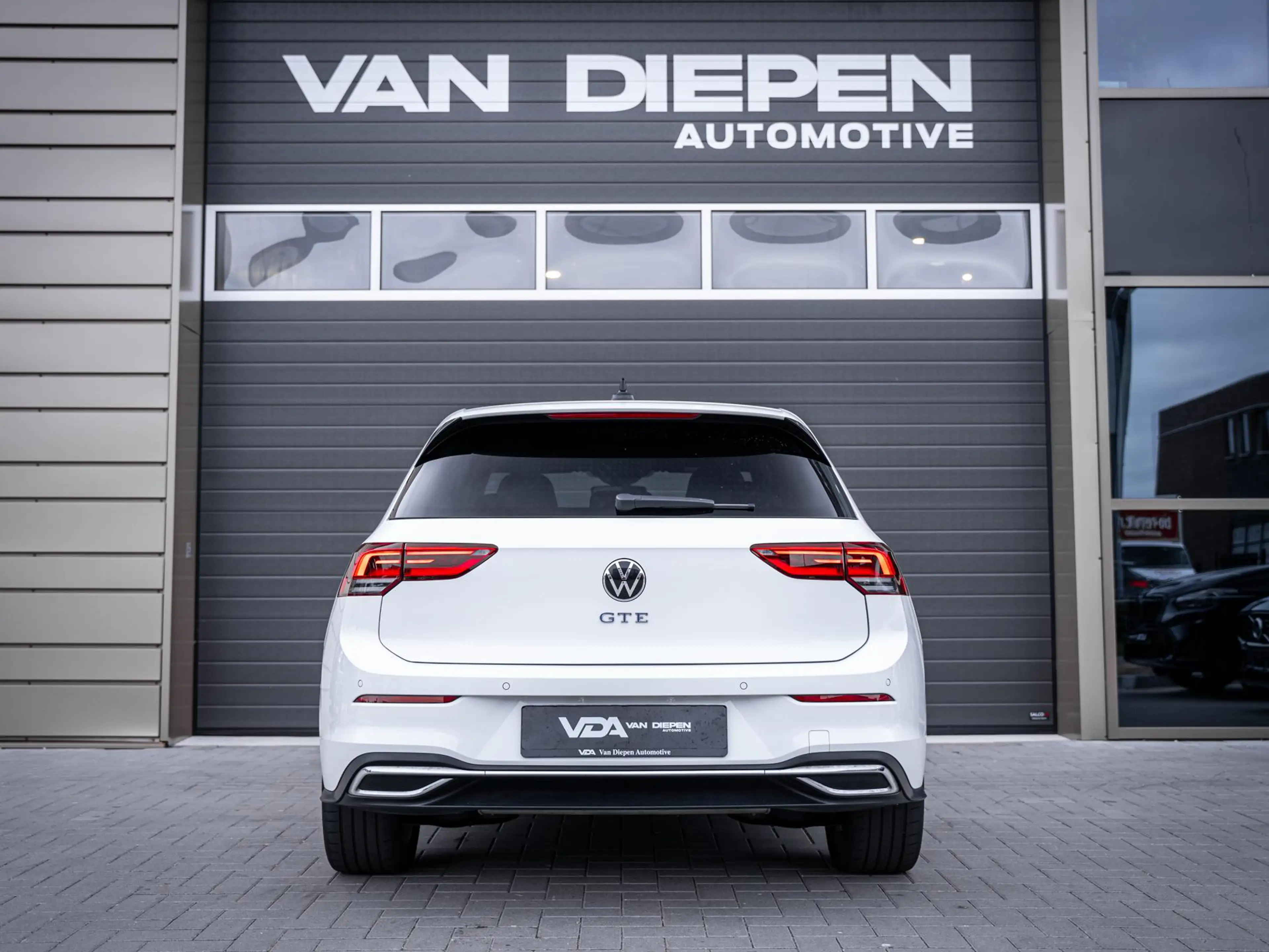 Volkswagen Golf GTE 8 1.4 eHybrid - Pano l Camera l Carplay — photo 7