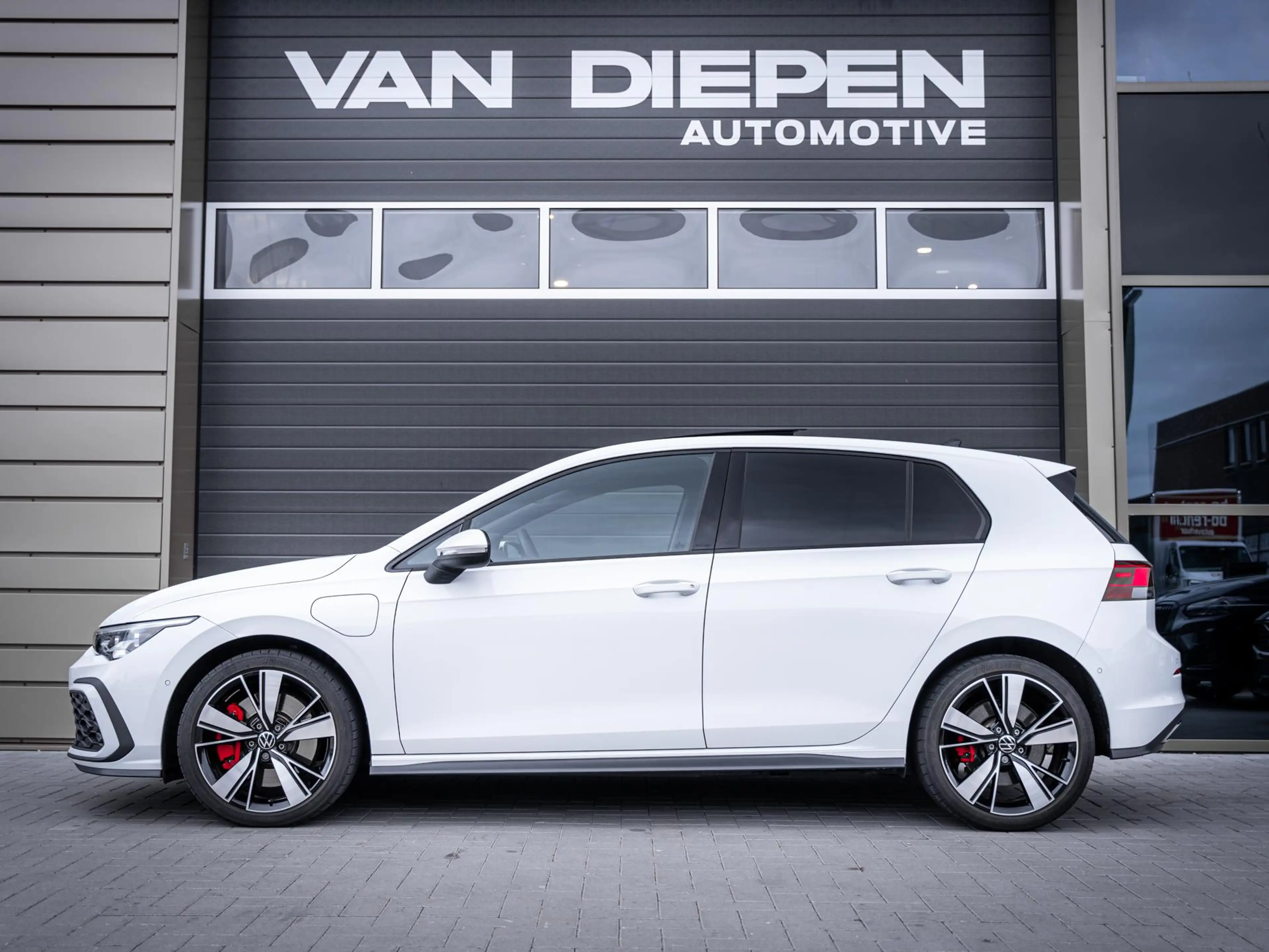 Volkswagen Golf GTE 8 1.4 eHybrid - Pano l Camera l Carplay — photo 9