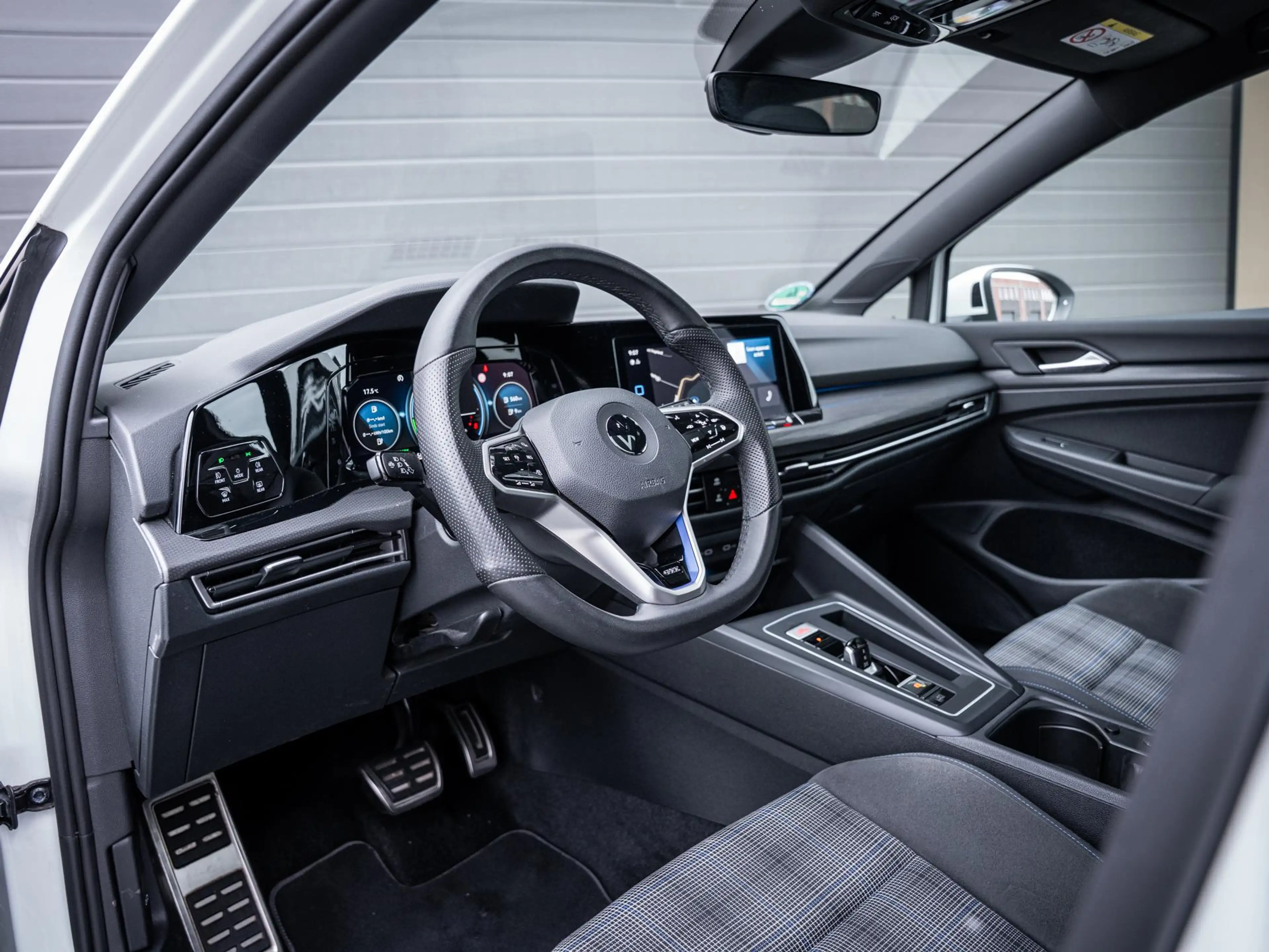 Volkswagen Golf GTE 8 1.4 eHybrid - Pano l Camera l Carplay — photo 2