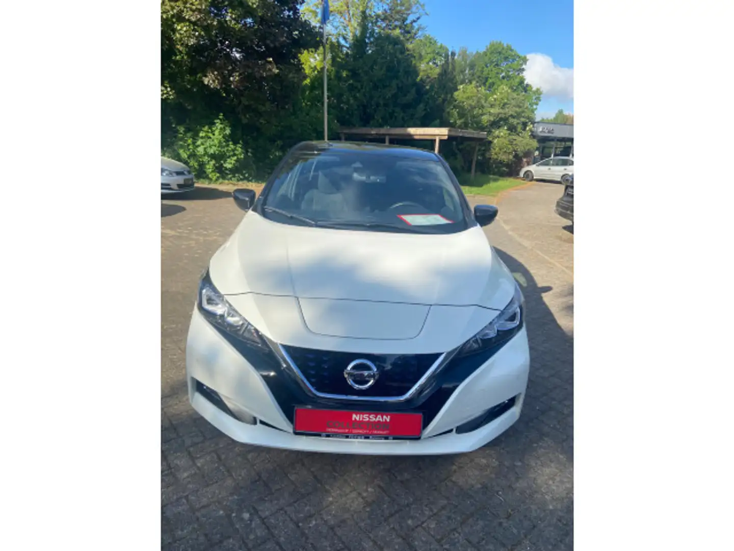 Nissan Leaf N-Connecta, 40 kWh, LED, Winterräder Weiß - 2