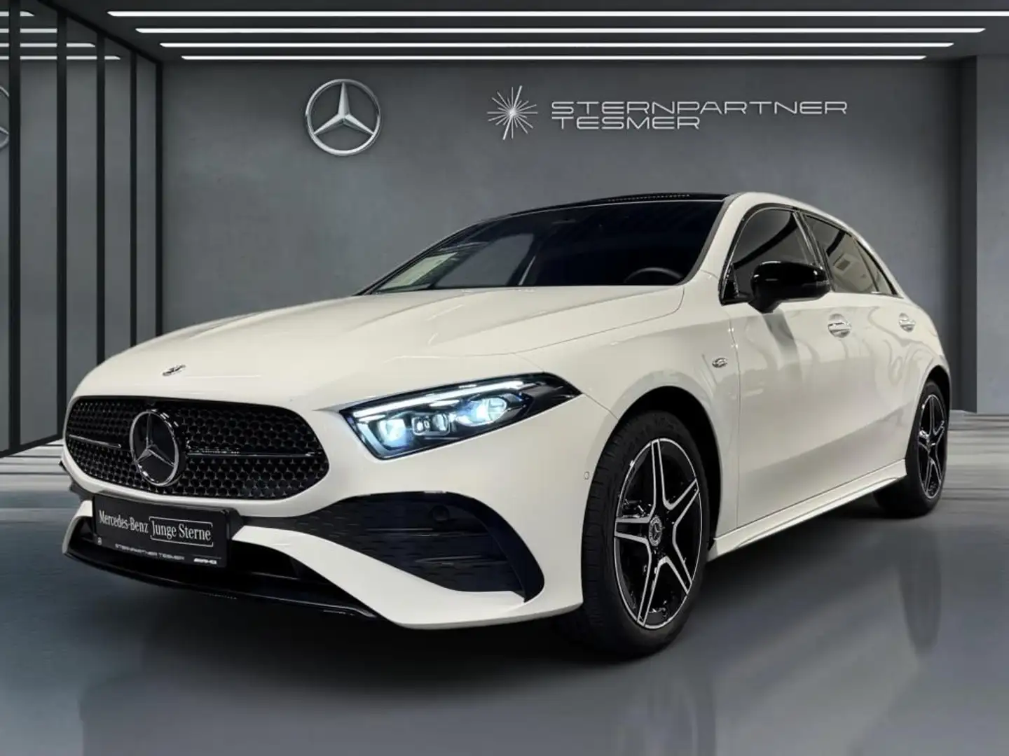 Mercedes-Benz A 250 e AMG, Night, MB-LED, Pano, Distr., Ambie Blanc - 1