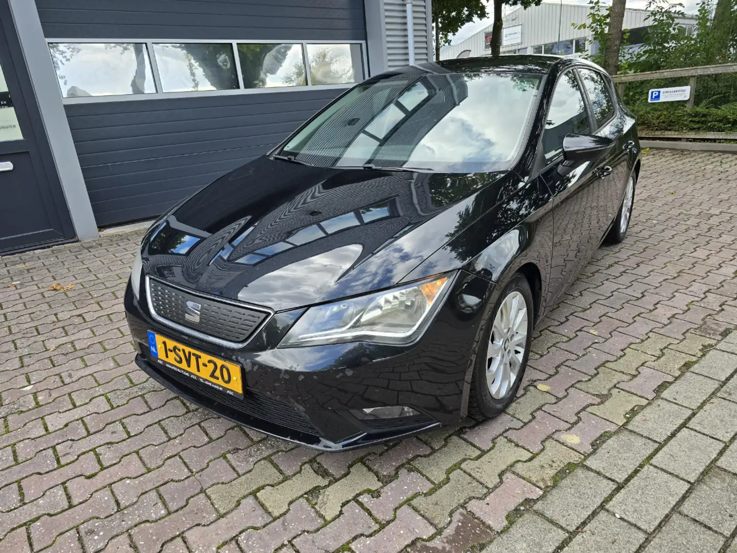 SEAT Leon 1.6TDI LIMITED EDITION Negro - 1