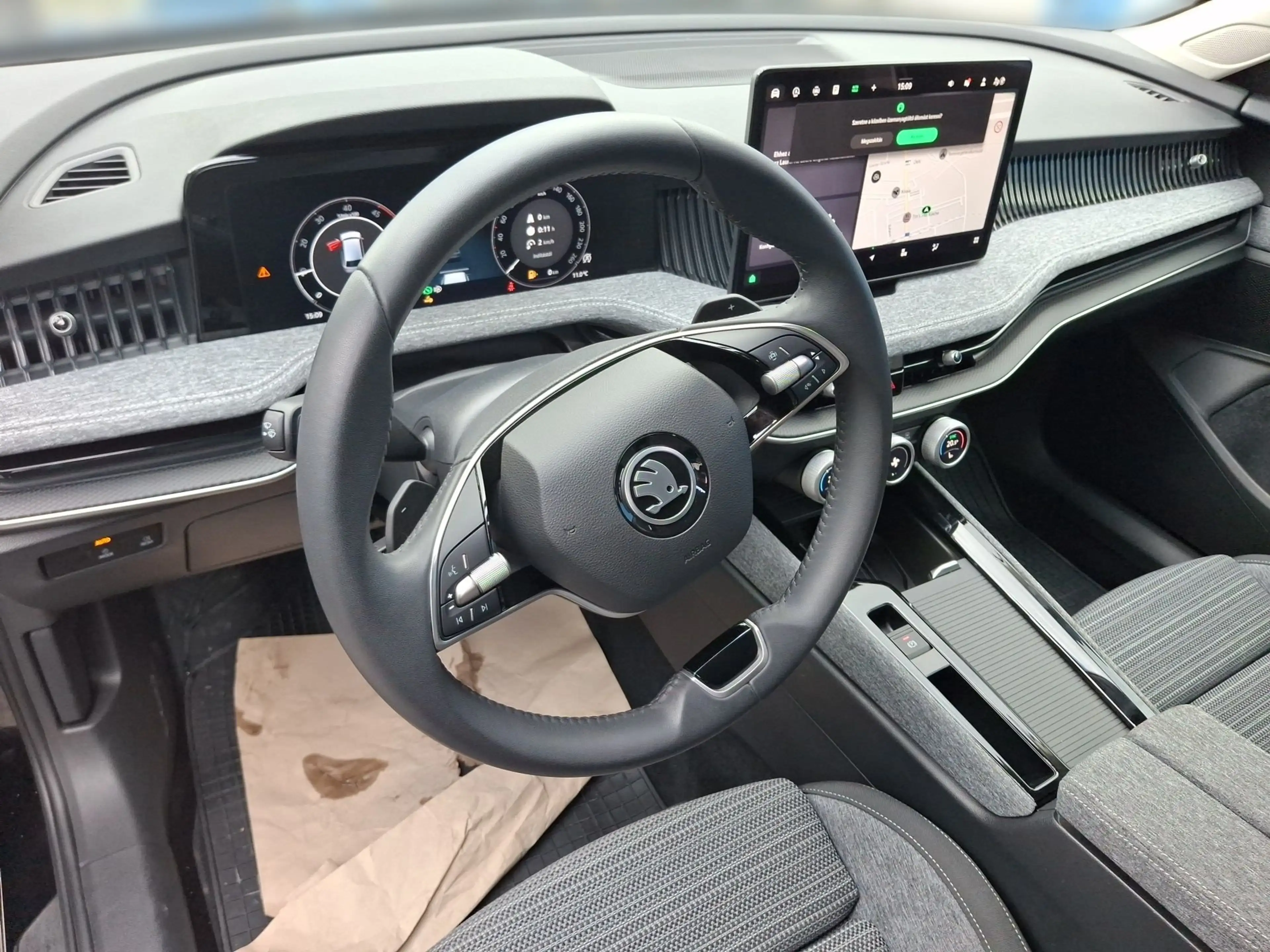 Skoda Superb Kombi 2.0 TDI DSG LED+Navi+SHZ+2xKlima — photo 12