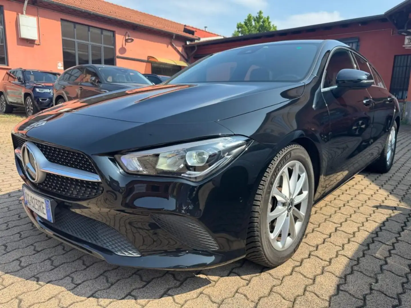Mercedes-Benz CLA 180 d Automatic S.Brake Business Extra Black - 1
