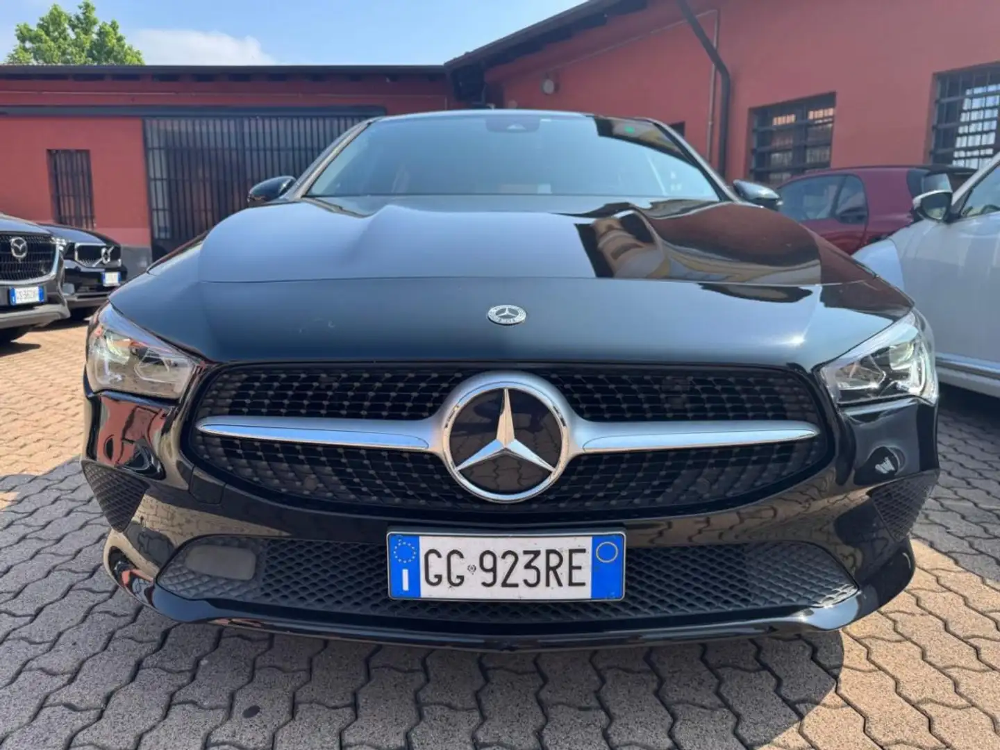 Mercedes-Benz CLA 180 d Automatic S.Brake Business Extra Black - 2