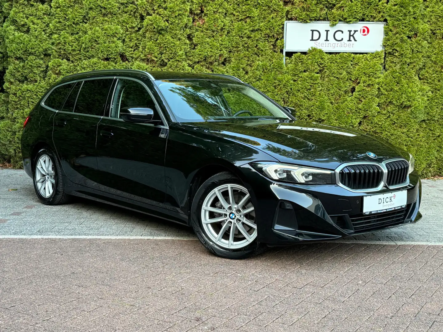 BMW 318 d Tour. LCI Aut. LED+NAV+KAM+SHZ+PARK+TEMP+M Schwarz - 1