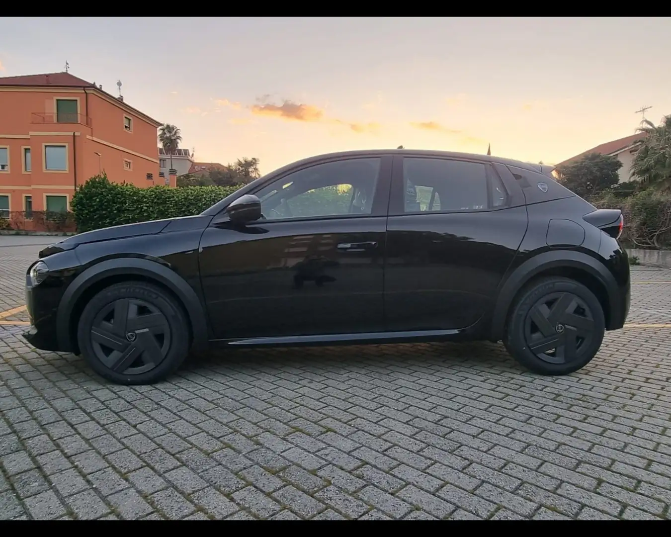 Lancia Ypsilon Nuova  Ibrida My24 Nuova  1.2 100cv Ibrida Nero - 2