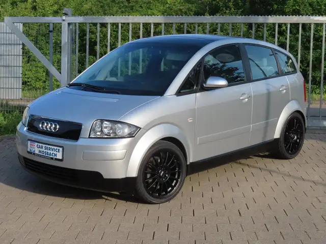 Audi A2 A2 1.6 FSI // Panoramadach // Sitzheizung // PDC
