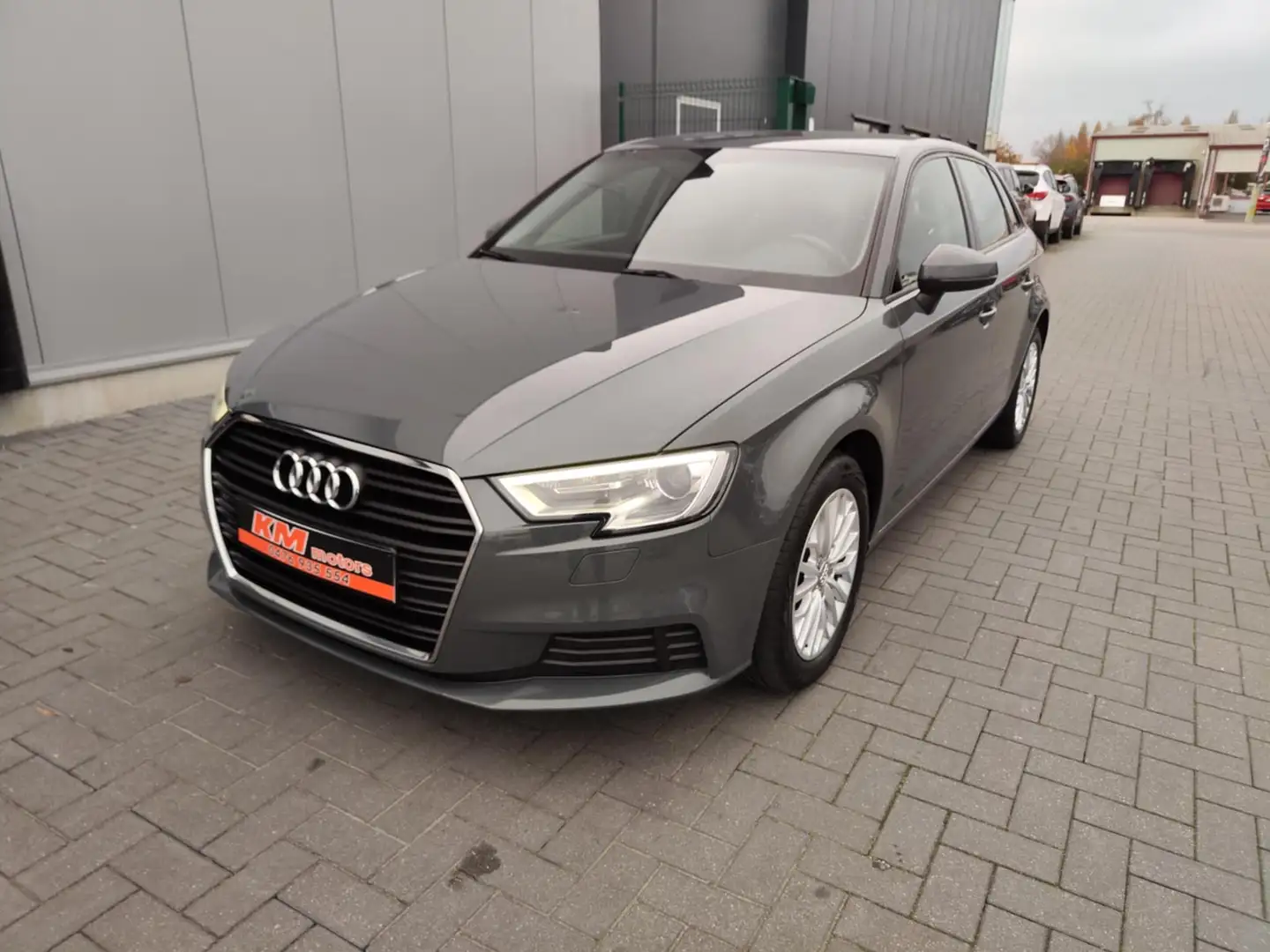 Audi A3 A3 Sportback 1.6 TDi Gris - 1