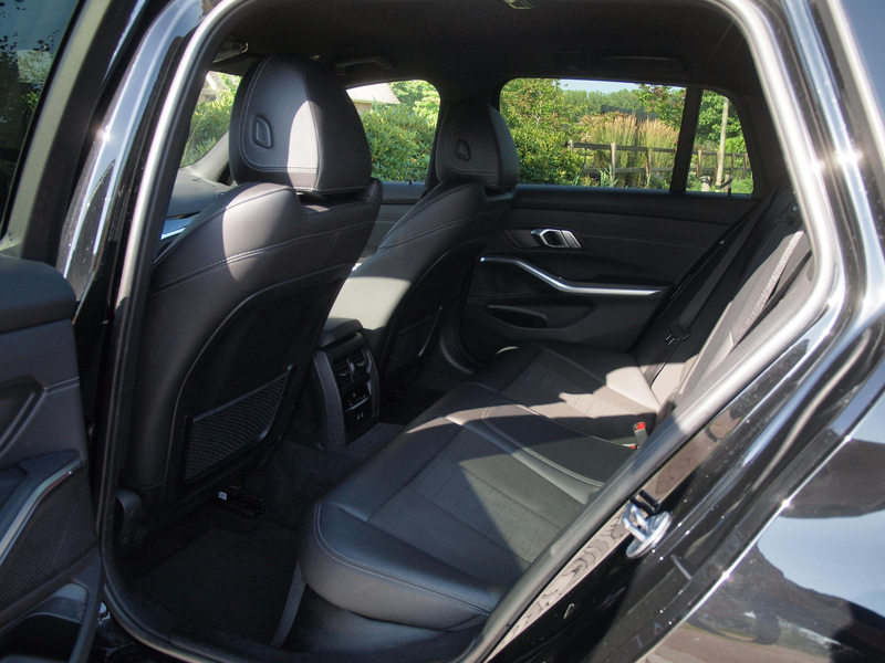BMW 318 3-serie Touring 318i Business Edition | Black Opti — photo 26
