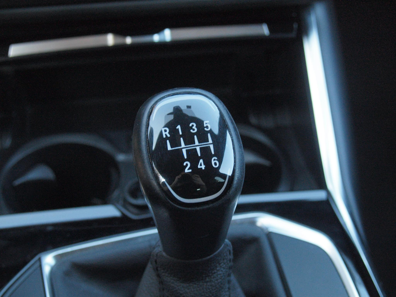 BMW 318 3-serie Touring 318i Business Edition | Black Opti — photo 24
