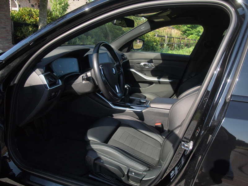 BMW 318 3-serie Touring 318i Business Edition | Black Opti — photo 3
