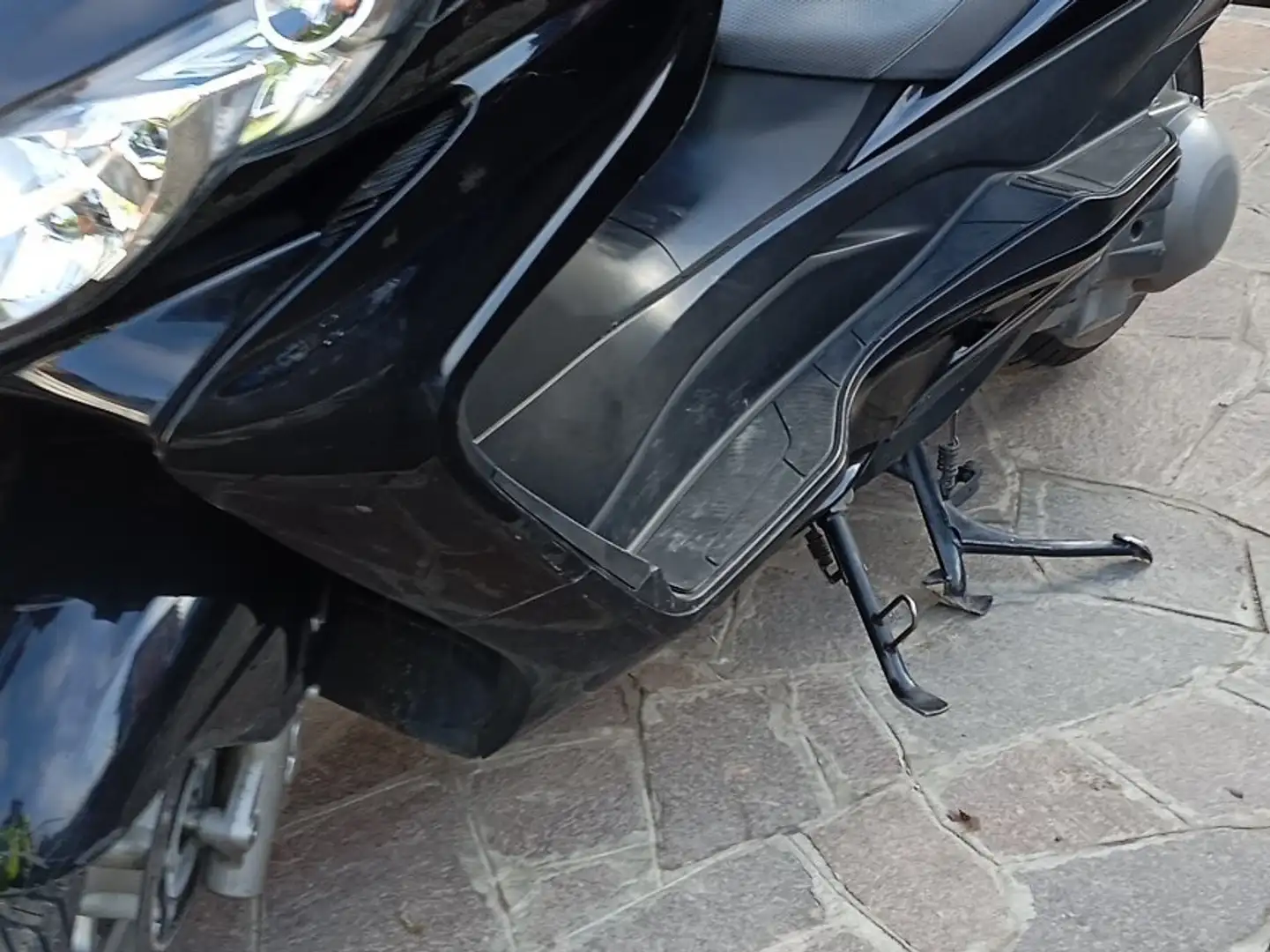 Suzuki Burgman 400 Czarny - 1