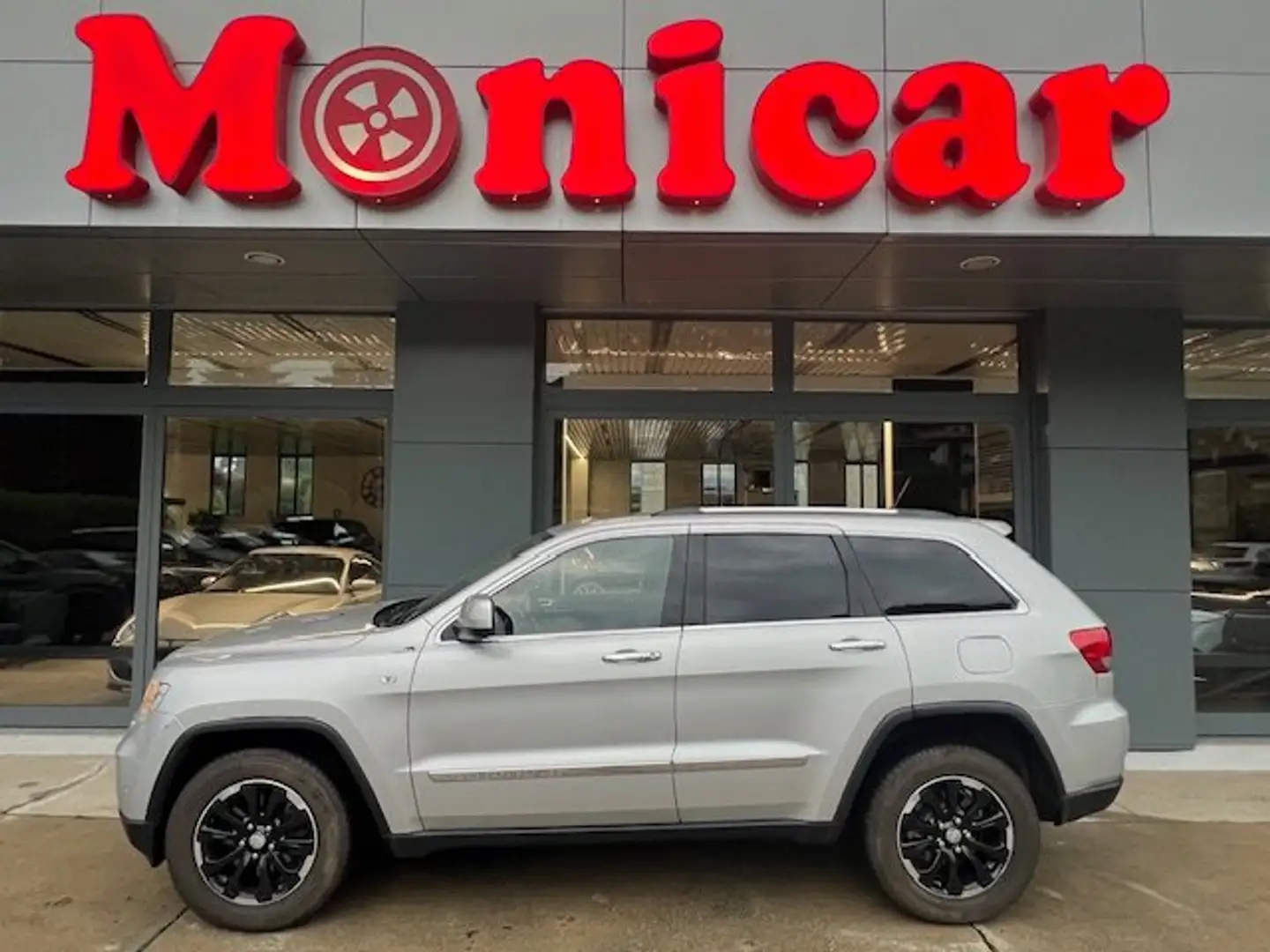 Jeep Grand Cherokee Grand Cherokee IV 2011 3.6 V6 Overland auto Argent - 1