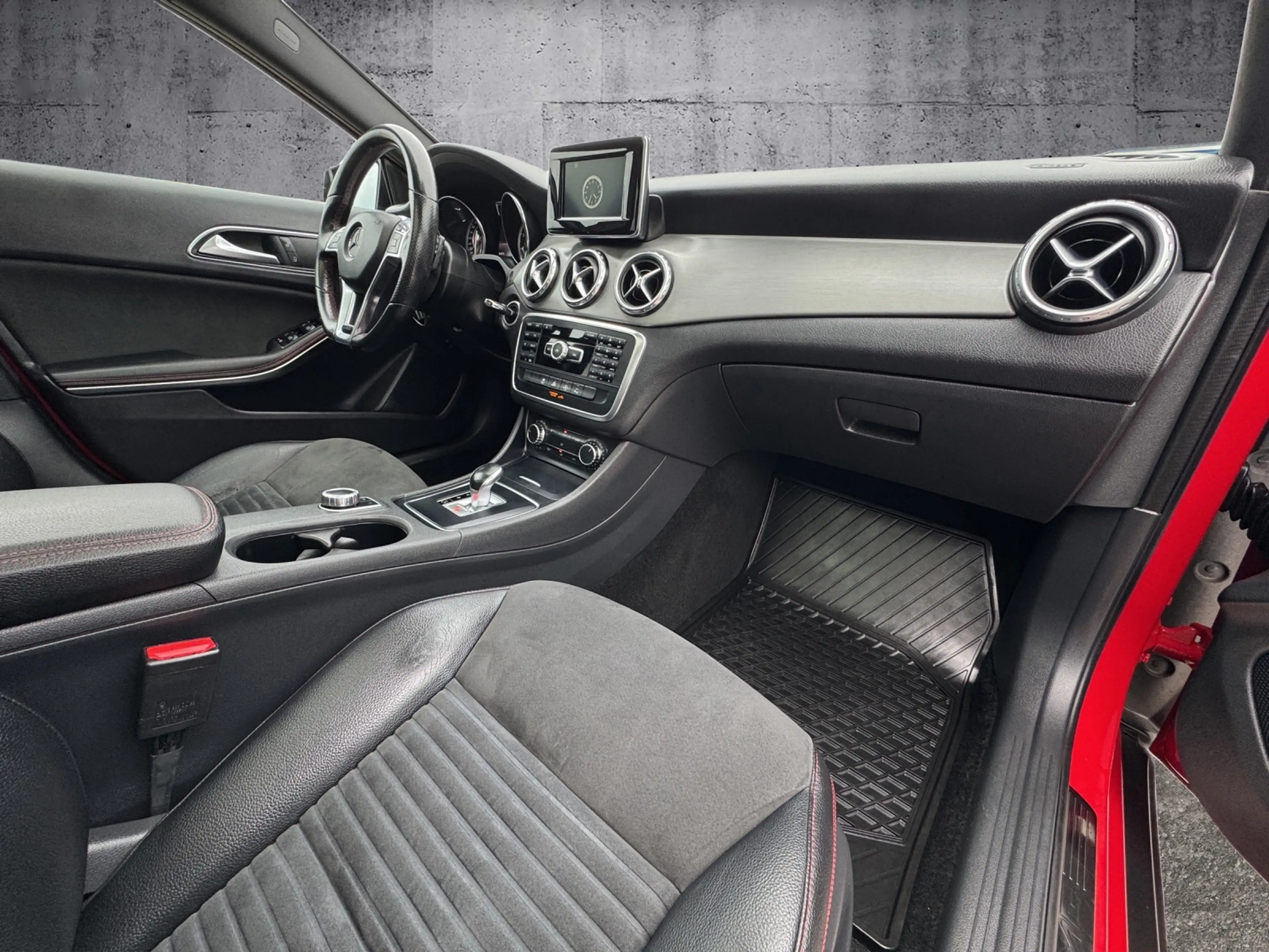 Mercedes-Benz GLA 45 AMG 4Matic Performance Package — photo 13