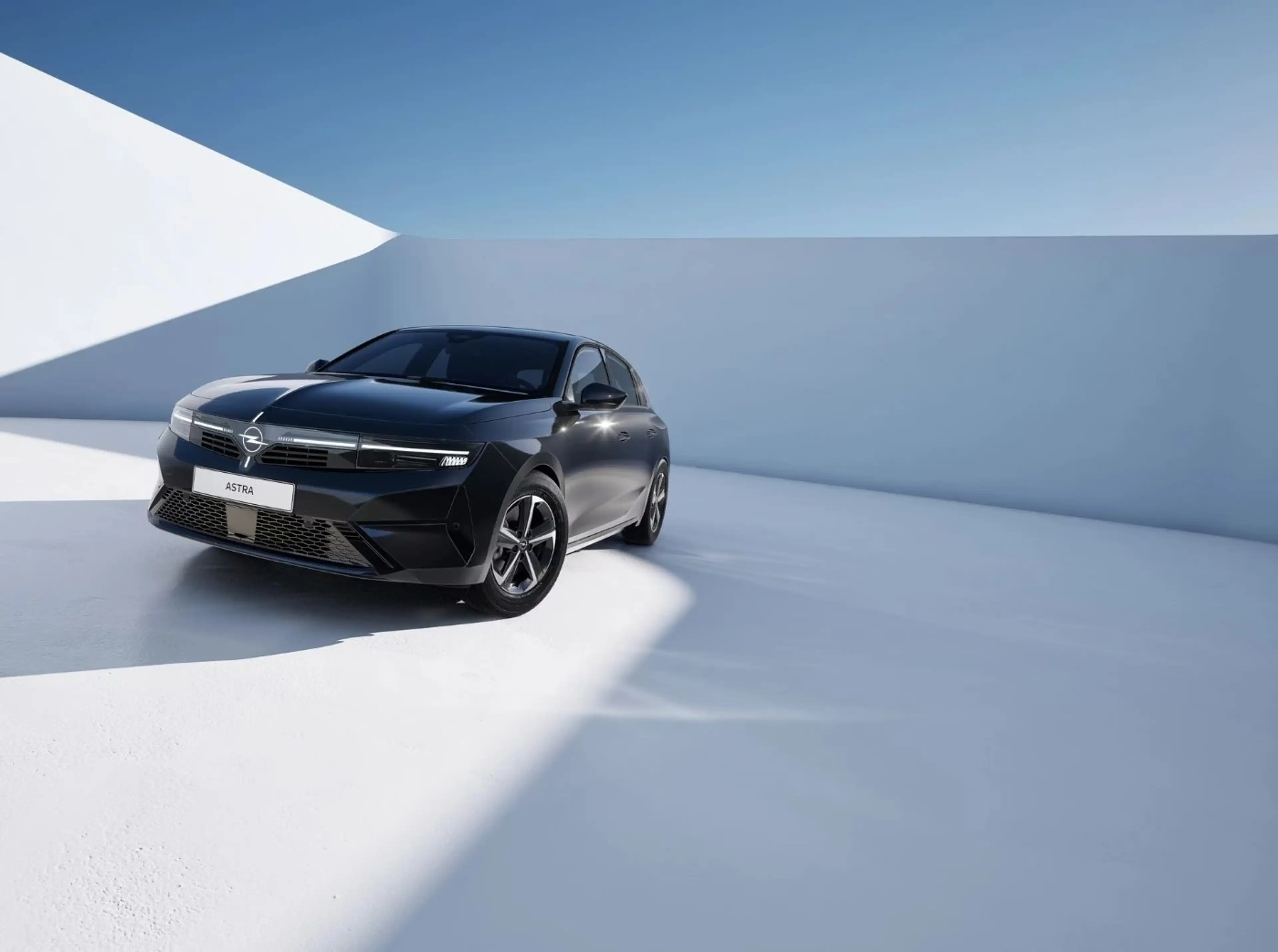 Opel Astra Edition Diesel, Automatik, Allwetter — photo 2